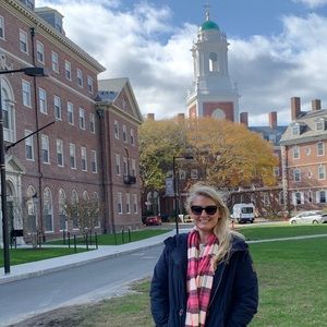 Meet your Posher, Lauren